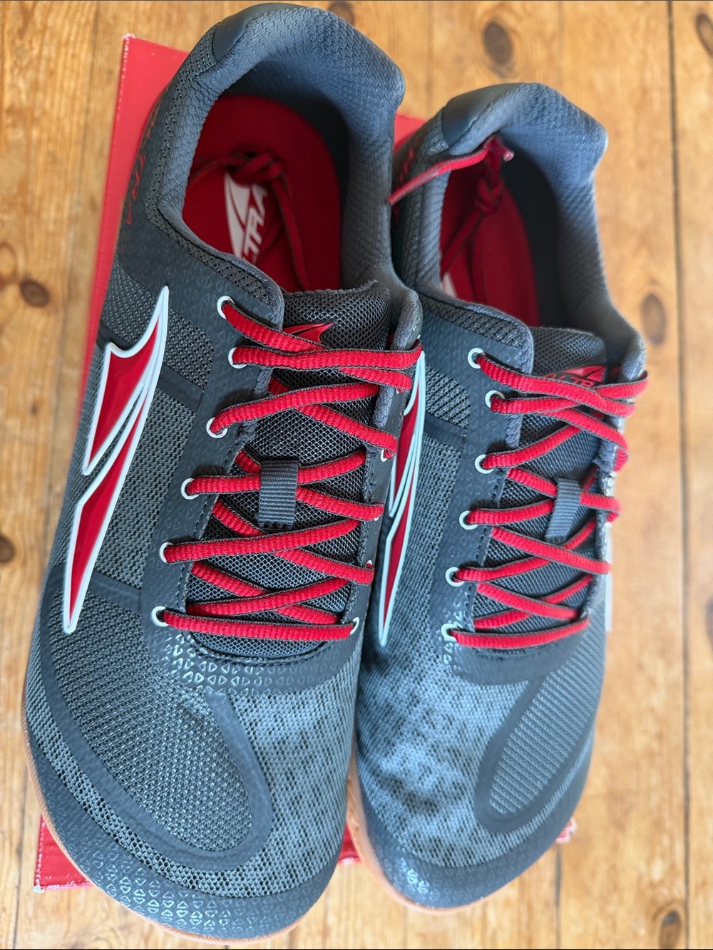Altra Gray and Red Mesh HIIT XT Cross Training Shoes, 12.5, New with Box